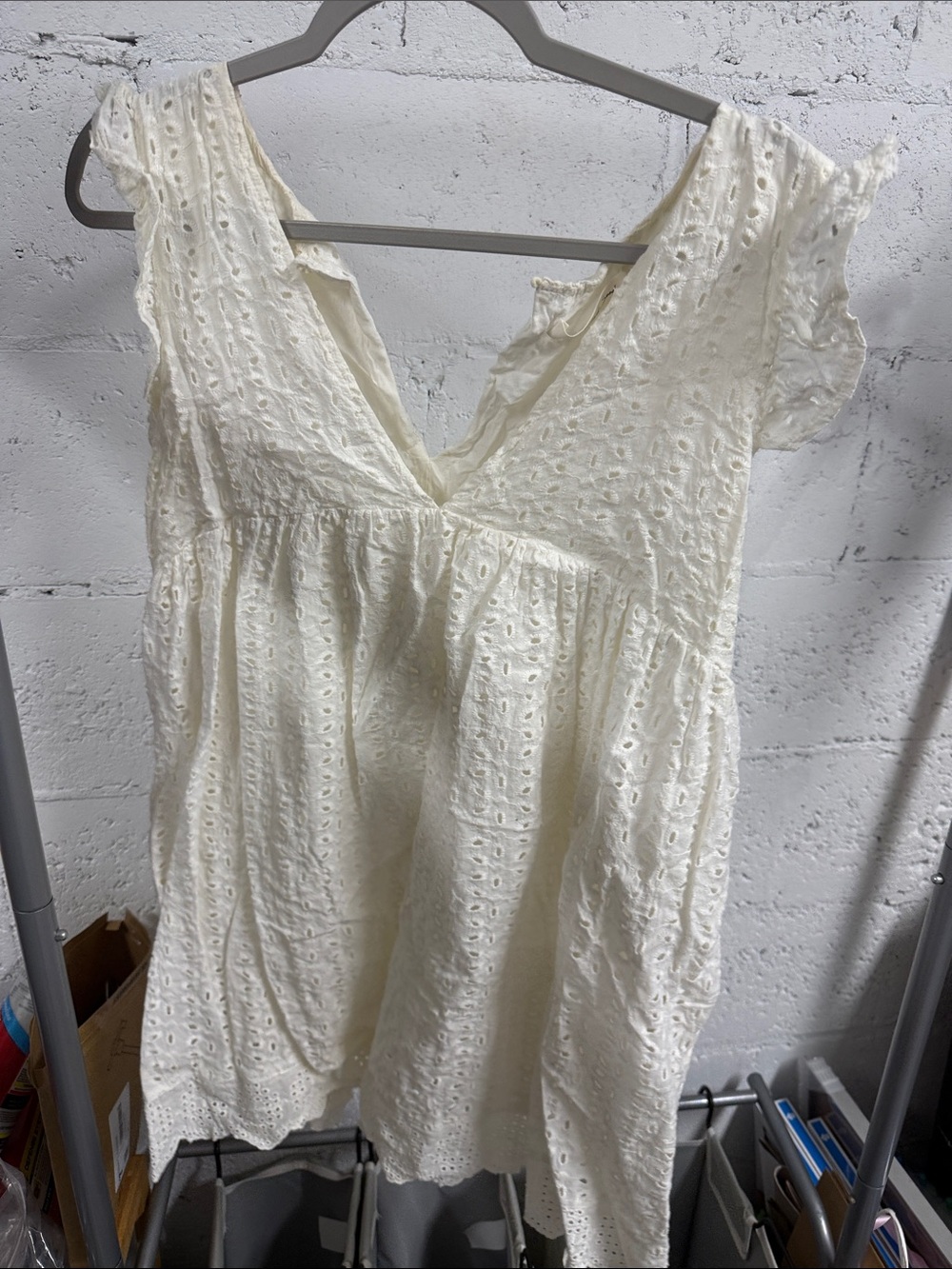 Ivory Eyelet V-Neck Babydoll Top - LIKE NEW - Mustard Seed